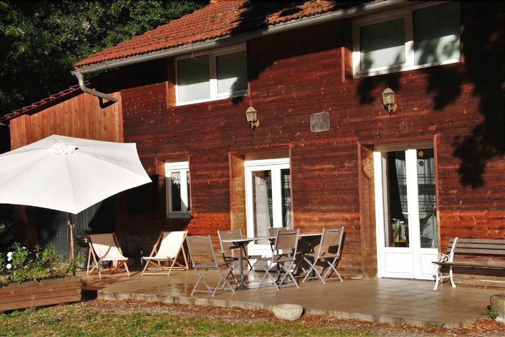A l'orée du bois - Chambres d'hôtes Hostun Esterno foto